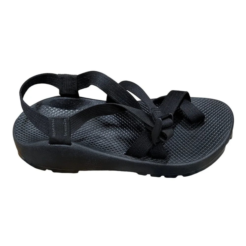 Chaco Z2 Classic Men's Black Sport Sandals Toe Loop Vibram Sole- Size 9